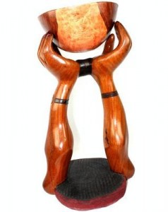 Statuette-main-bois_9798